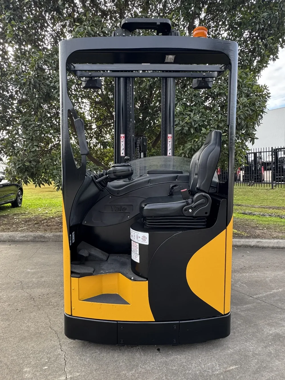 F709 Yale Sit down reach truck