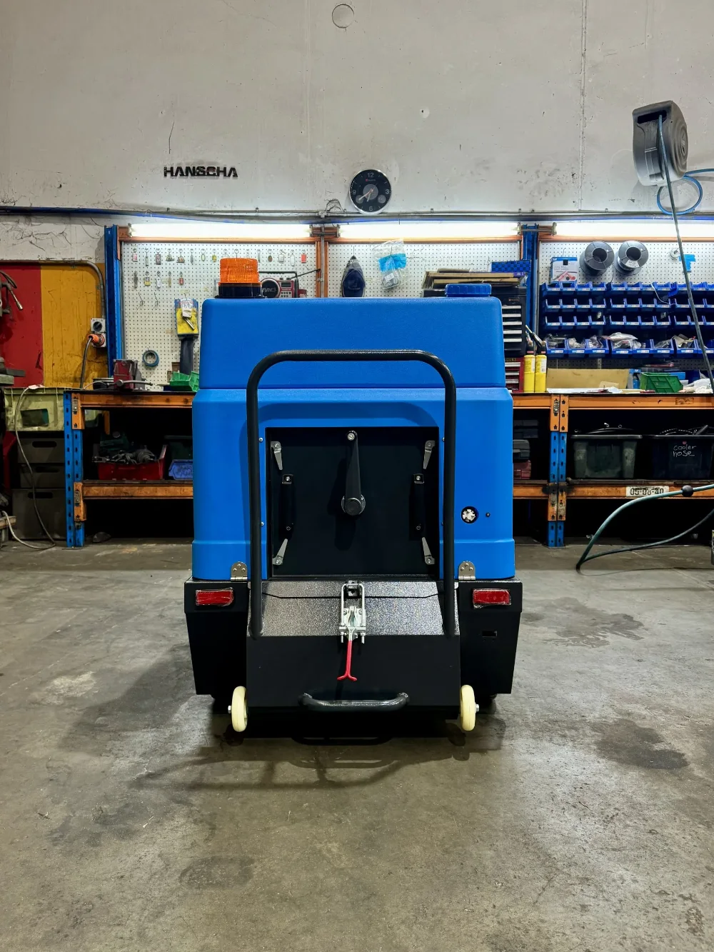 F709 Yale Sit down reach truck