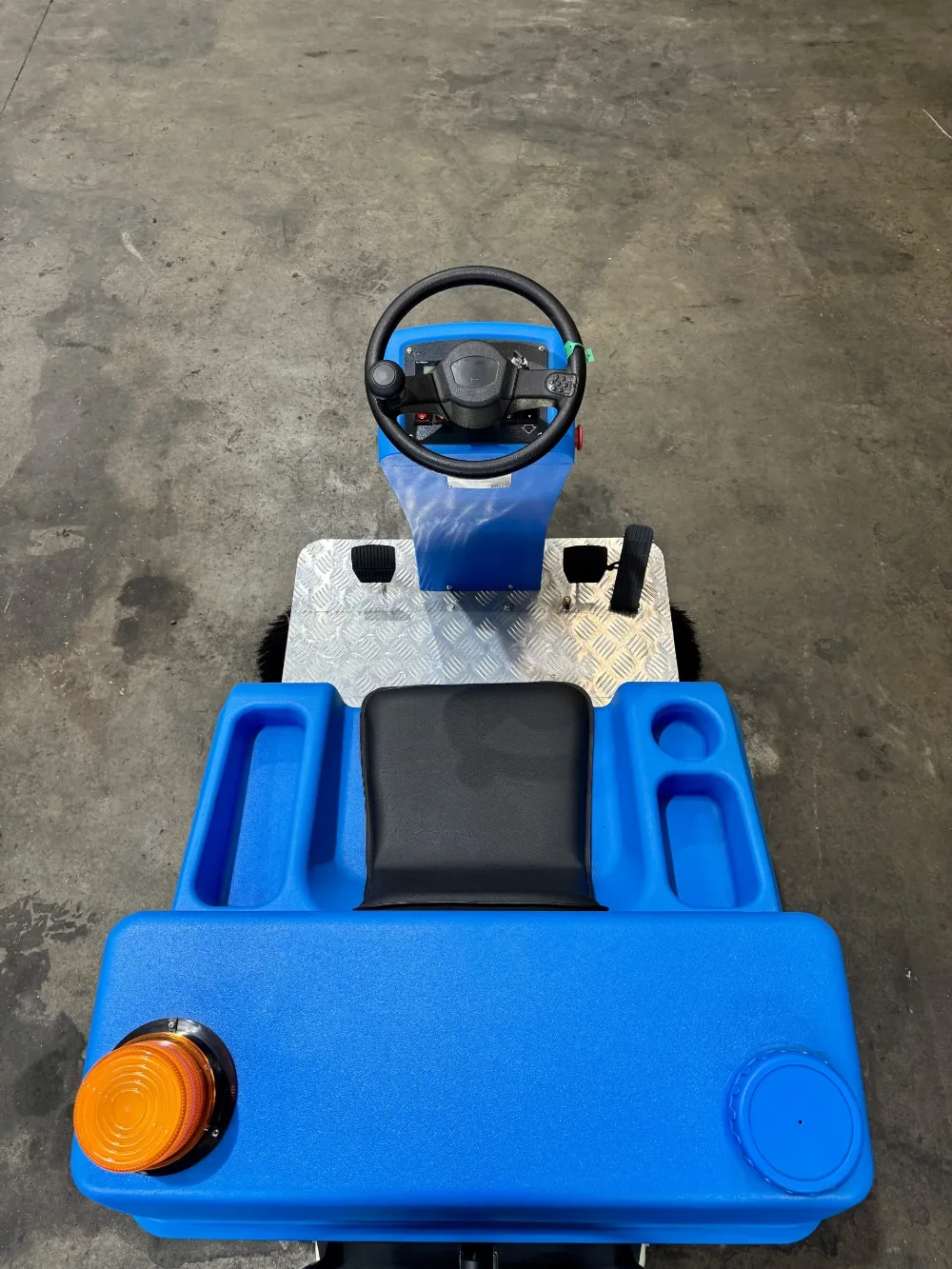 F709 Yale Sit down reach truck