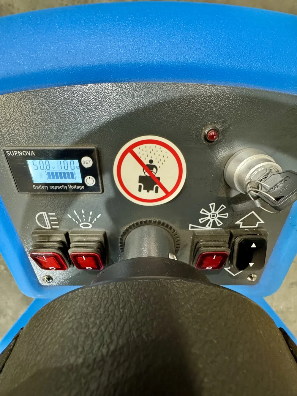 F709 Yale Sit down reach truck